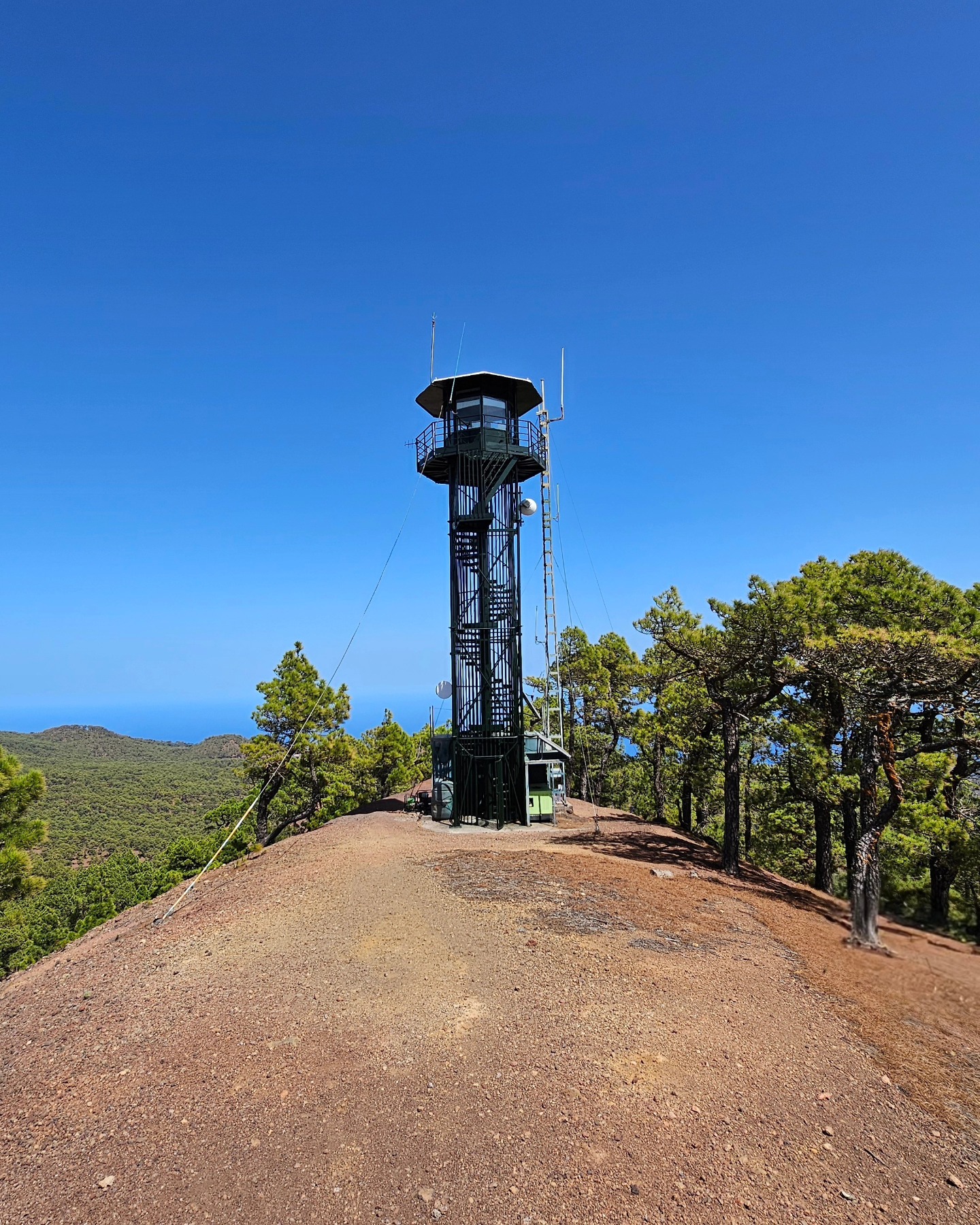 Mejoras en la torre de vigilancia de la masa forestal de El Mercadel